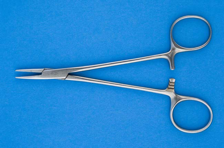 Construction of Surgical Instruments Virtual Vet Surgery